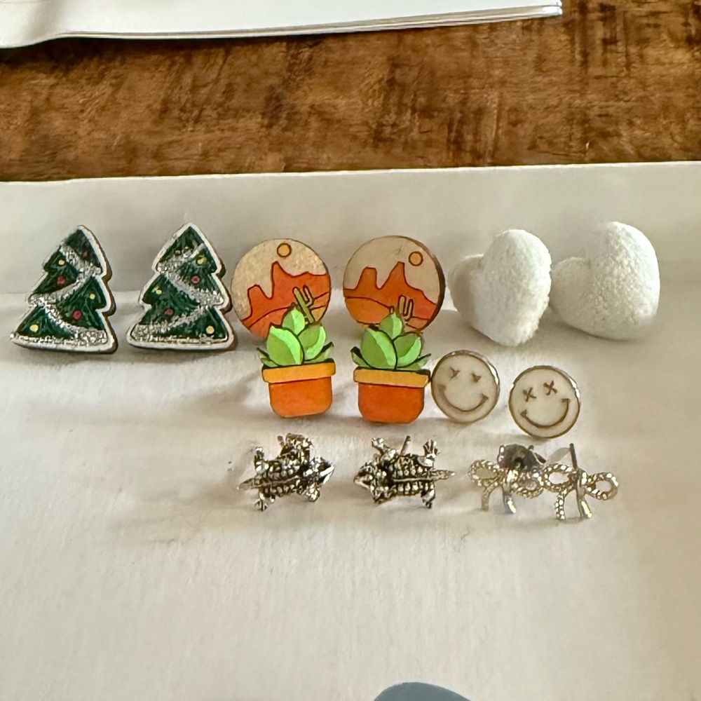 7 Pairs of Earrings Set